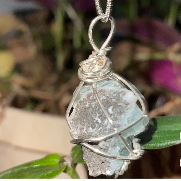 Fluorite crystal necklace - Picture 3 of 4